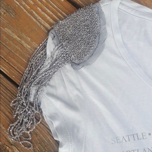 Guess Tee - Picture 4 of 4